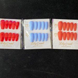 CLIP ON NAILS IN BABY BLUE MATT